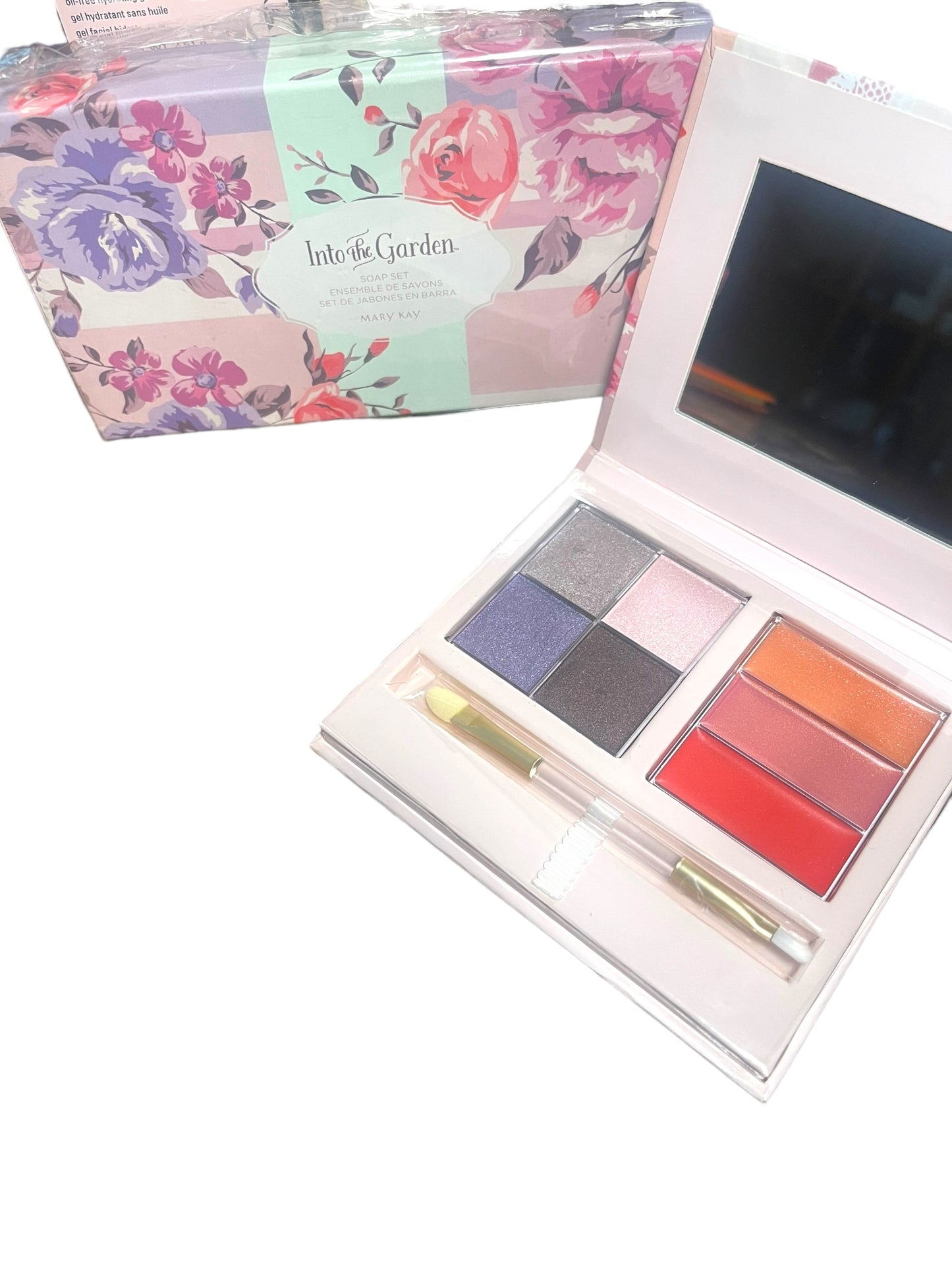 Mary Kay: Into The Garden Soap Set and Color Compact